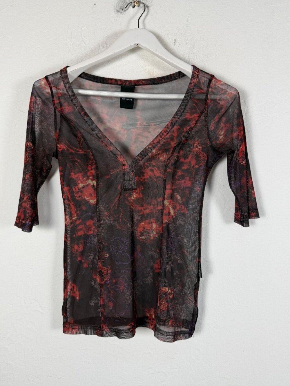 Ozz Oneste Womens Sheer Mesh Top 3/4 Sleeve Red Black Abstract V-Neck Y2K Japan